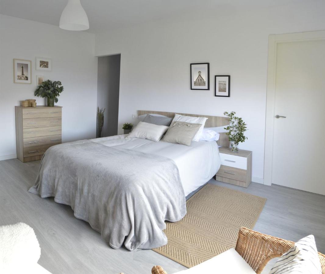 Os Faros Pisos Turisticos Apartment Arou Екстериор снимка