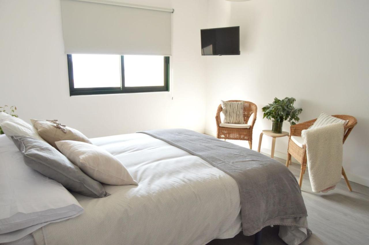 Os Faros Pisos Turisticos Apartment Arou Екстериор снимка